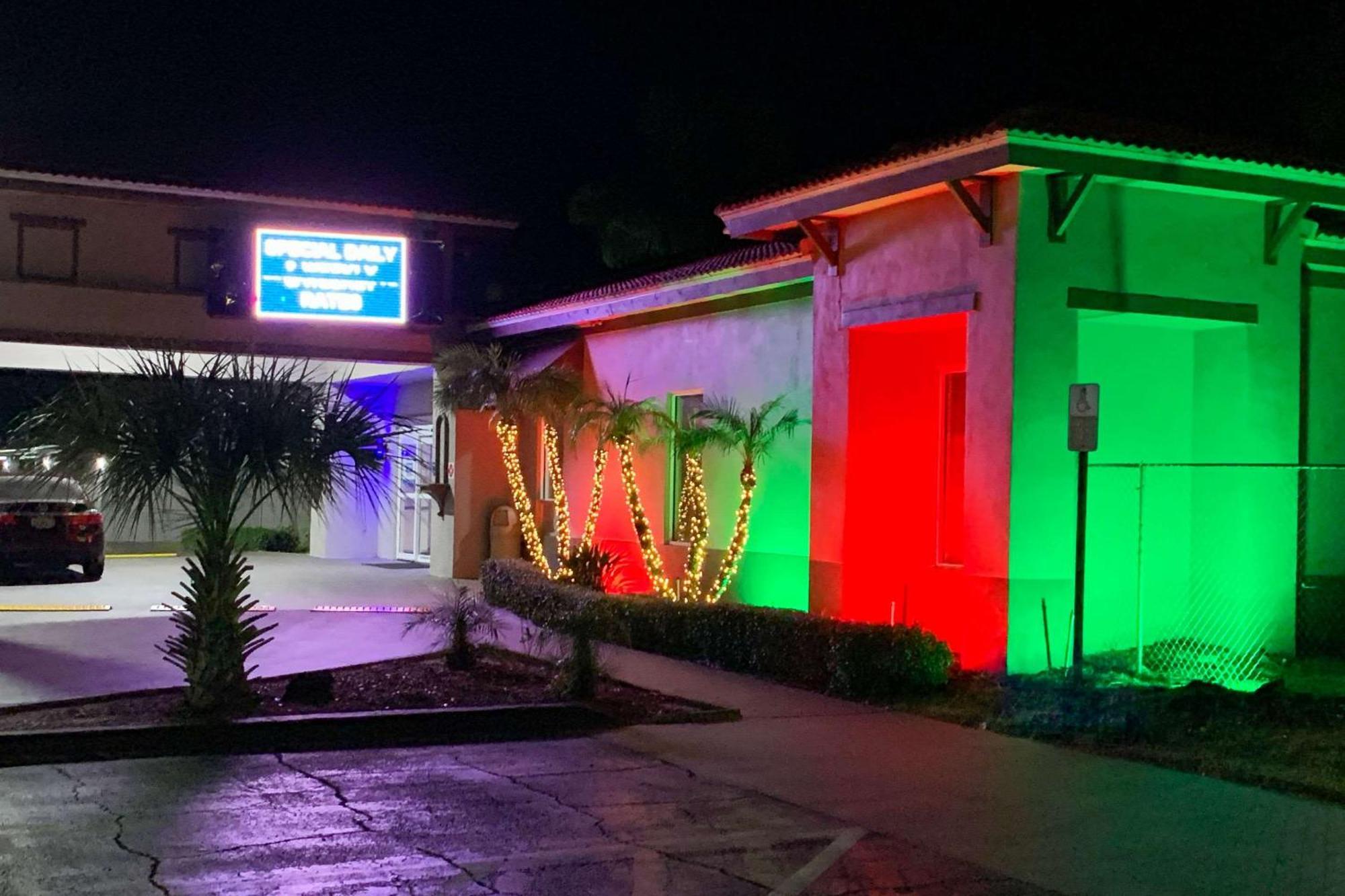 Rodeway Inn Sun City Center エクステリア 写真