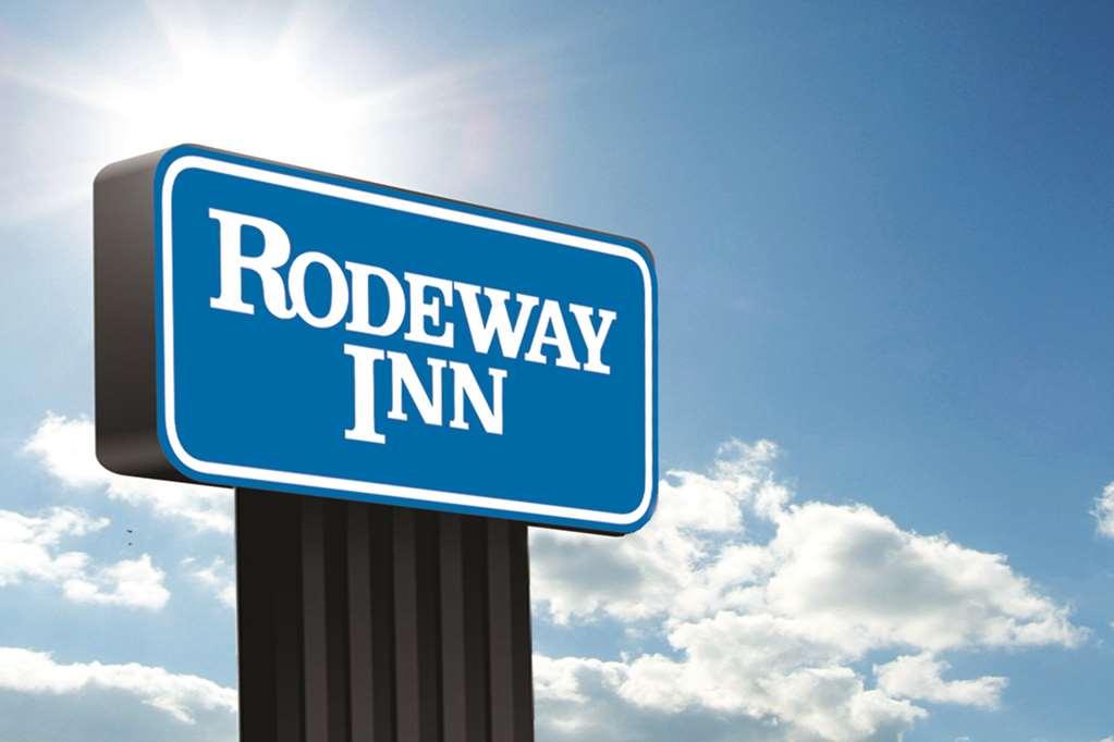 Rodeway Inn Sun City Center エクステリア 写真